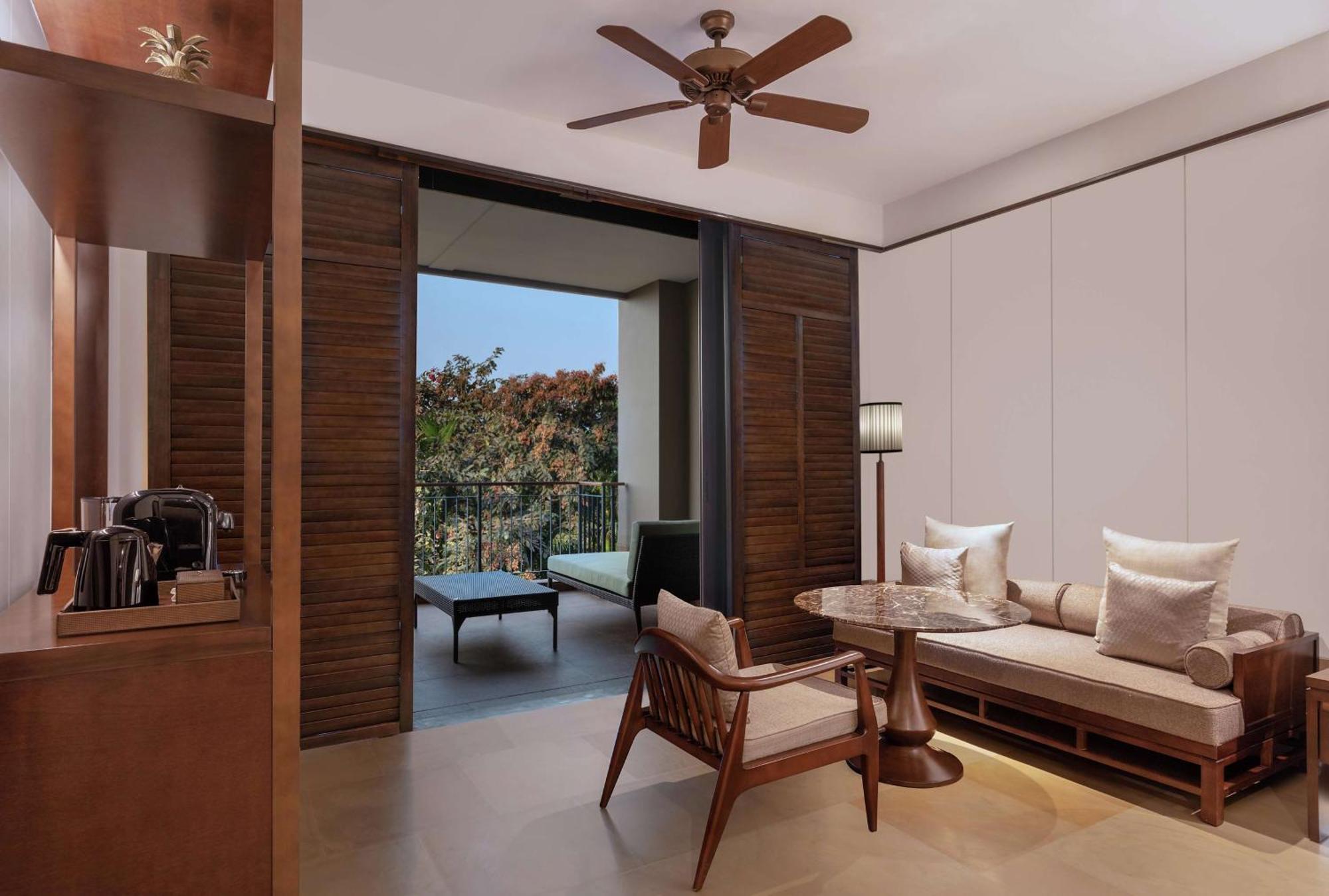 Deluxe Queen Room Garden Sit-Out Laundry Happy Hours 4pm to 6pm,1552623190:JPEG